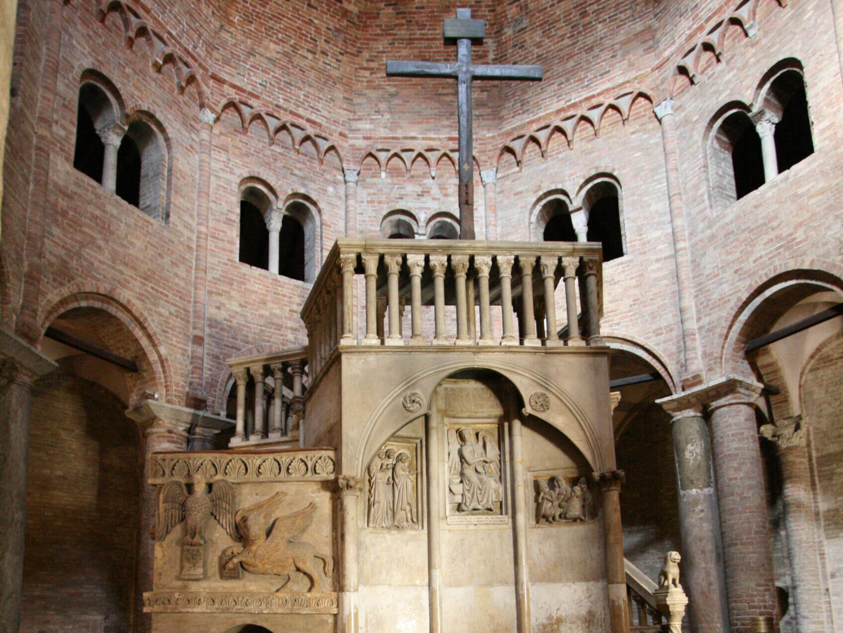 Domenica La Messa Del Cardinale Da Santo Stefano Chiesa Di Bologna domenica-la-messa-del-cardinale-da-santo-stefano-chiesa-di-bologna