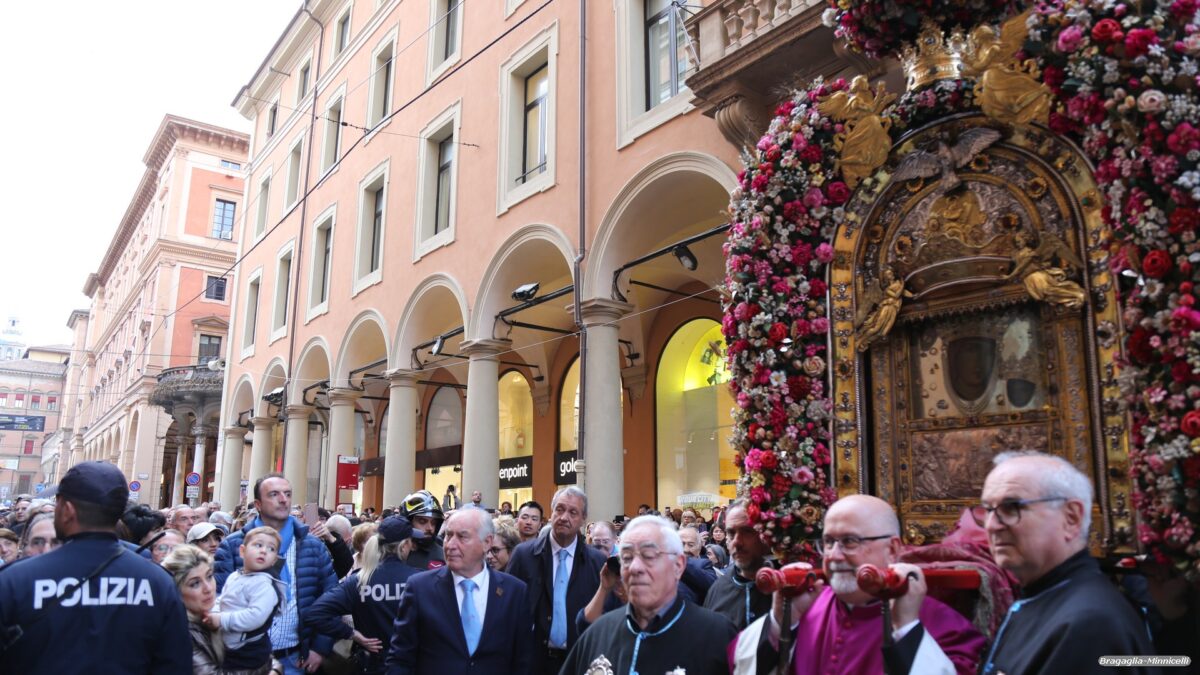 Madonna Di S Luca Bologna Madonna di S. Luca 2023 – Discesa – 04 arrivo in Cattedrale - Chiesa di